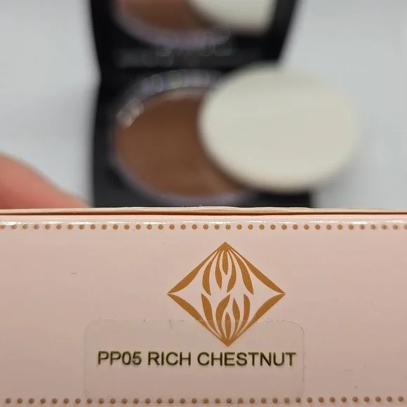 Hynt Beauty - Rich Chestnut Fine Pressed Powder - Picture 3 of 5